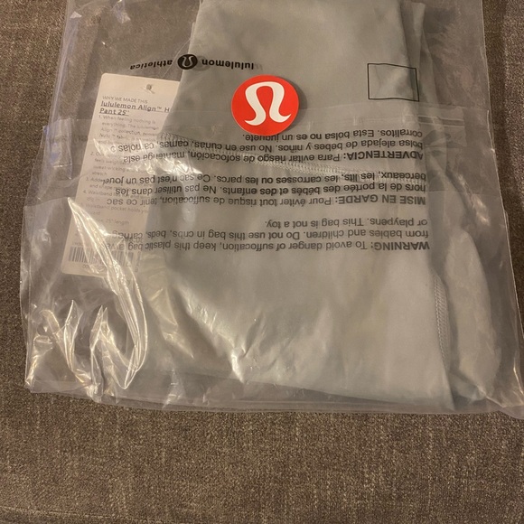 Lululemon - Picture 2 of 2